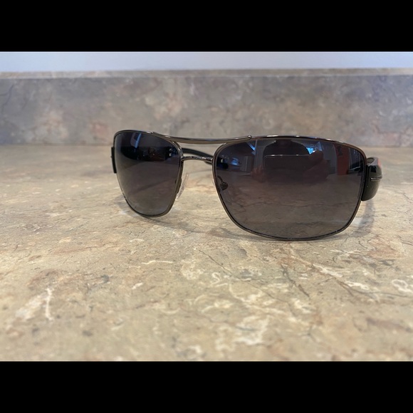 Prada sunglasses - Picture 3 of 7